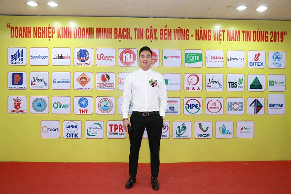 Đất Việt Tour vinh dự được trao chứng nhận Doanh nghiệp kinh doanh minh bạch, tin cậy, bền vững 2019 