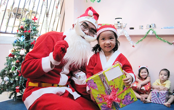 Giáng sinh ấm áp cùng dịch vụ trao quà Noel của Đất Việt Tour - ảnh 1