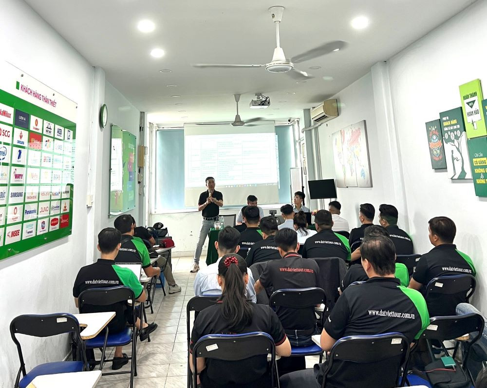 Đất Việt Tour tổ chức training nghiệp vụ hướng dẫn viên - Ảnh 2