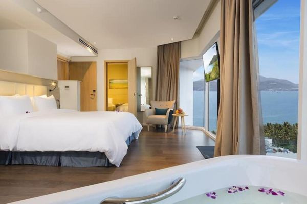 Liberty Central Nha Trang Hotel 4* Liberty Central Nha Trang Hotel 4*