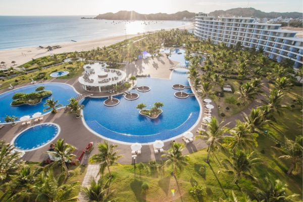 FLC Quy Nhơn Beach & Golf Resort 5* 