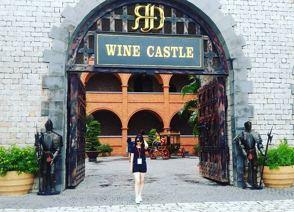 Thưởng thức BBQ hải sản, thư giãn tại resort 3 sao, “đã quá xá” cùng Đất Việt Tour - Lâu đài rượu vang 