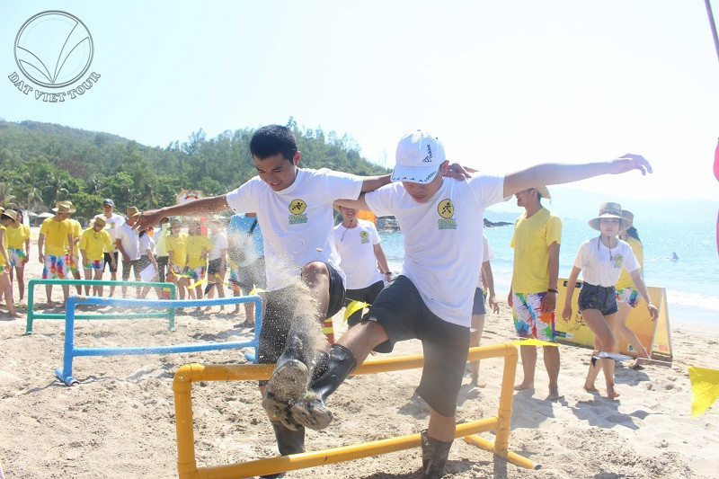 Du lịch team building mang lại lợi ích gì cho doanh nghiệp?